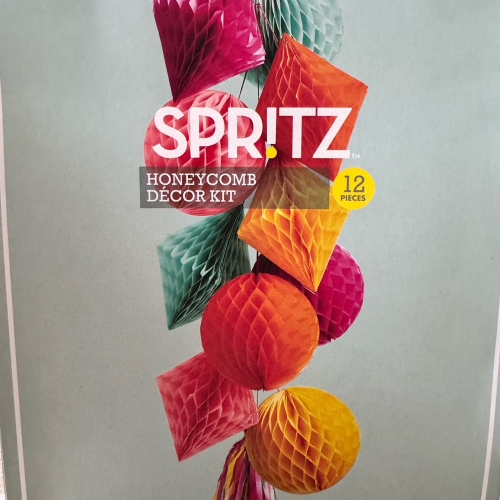 Spritz Honeycomb Décor Kit